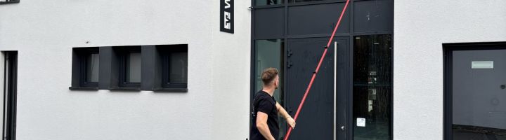 Glasreinigung Eingangsbereich